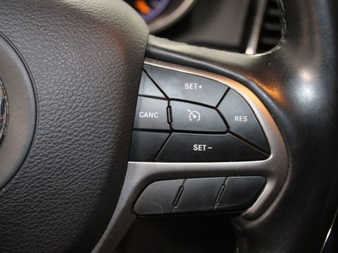 Used 2020 Jeep Grand Cherokee Altitude image 24