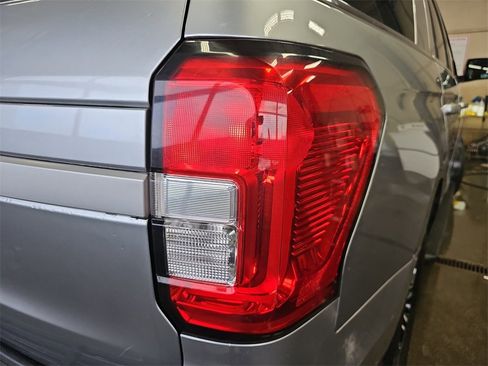 Used 2024 Ford Expedition XLT image 35