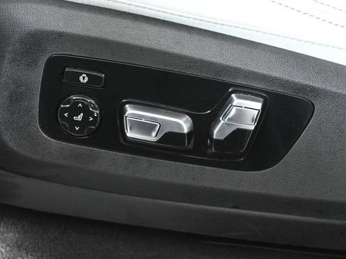 Certified 2026 BMW X7 xDrive40i w/ M Sport Package image 27