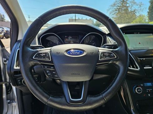 Used 2017 Ford Focus Titanium FWD image 25