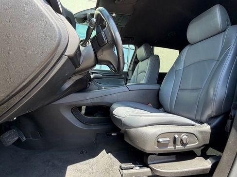 Used 2024 Buick Enclave Essence w/ Sport Touring Edition AWD/4WD image 6