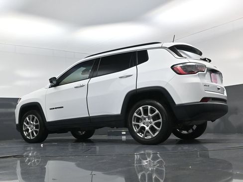 Used 2022 Jeep Compass Latitude AWD/4WD image 20
