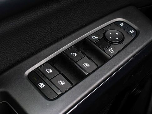 Used 2024 Nissan Pathfinder SV AWD/4WD image 10
