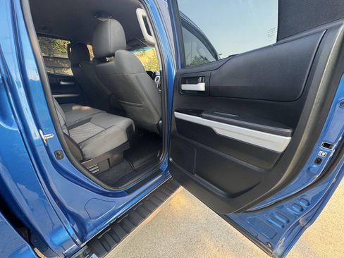 Used 2017 Toyota Tundra SR5 AWD/4WD image 23