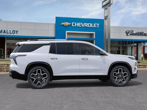 New 2026 Chevrolet Traverse High Country w/ LPO, Floor Liner Package AWD/4WD image 30