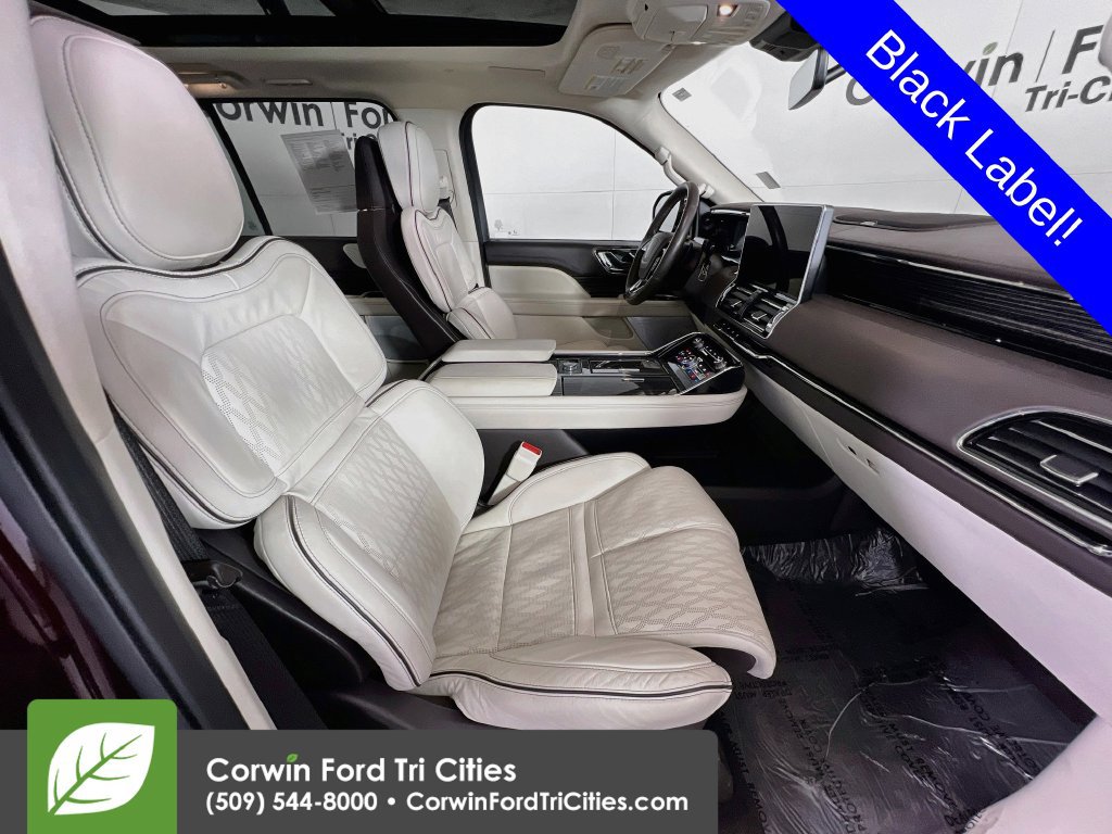 Used 2024 Lincoln Navigator Black Label AWD/4WD image 17