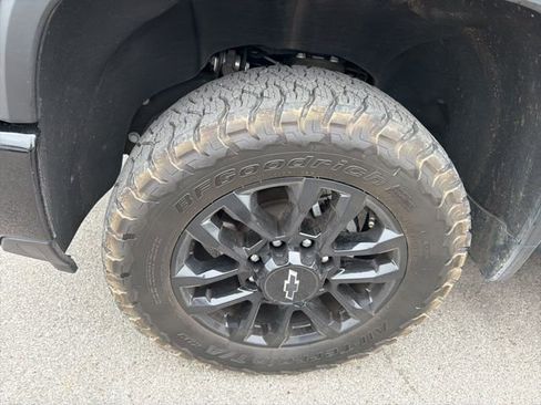 Used 2025 Chevrolet Silverado 2500 LT w/ Trail Boss Package image 11