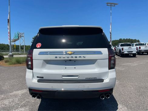 Used 2024 Chevrolet Suburban Premier AWD/4WD image 6