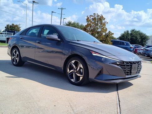 Used 2023 Hyundai Elantra SEL w/ Convenience Package FWD image 13