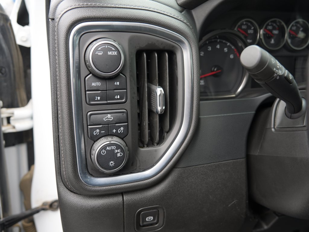 Certified 2022 Chevrolet Silverado 1500 LT AWD/4WD image 17