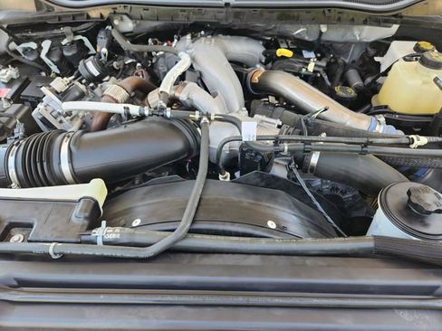 Used 2021 Ford F350 Platinum w/ FX4 Off-Road Package AWD/4WD image 31