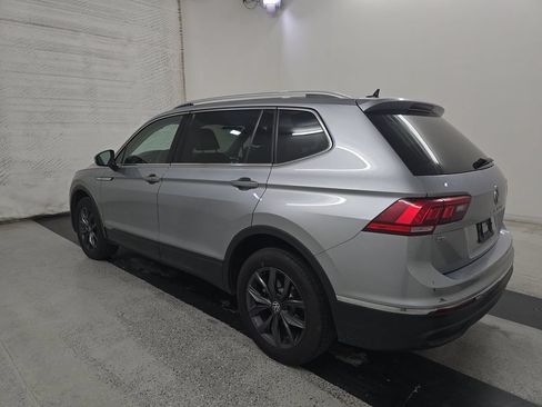 Used 2023 Volkswagen Tiguan SE FWD image 2
