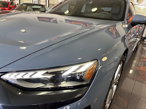 Used 2022 Audi e-tron GT Premium Plus image 28