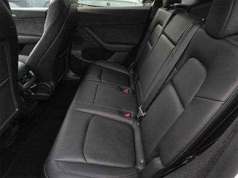 Used 2023 Tesla Model Y Long Range image 11