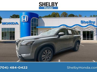 Used 2025 Nissan Pathfinder SV