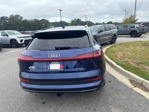 Used 2022 Audi e-tron Premium w/ Convenience Plus Package AWD/4WD image 10