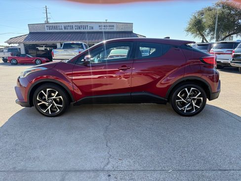 Used 2018 Toyota C-HR XLE FWD image 4