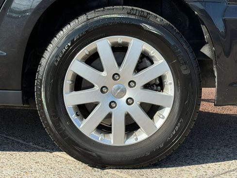 Used 2016 Chrysler Town & Country Touring FWD image 27