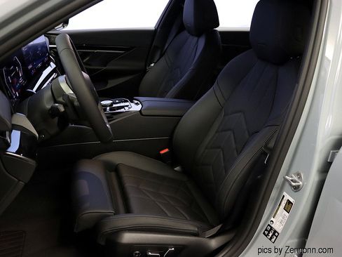 New 2026 BMW 530i xDrive w/ M Sport Package image 10