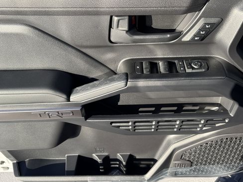 New 2025 Toyota 4Runner TRD Off-Road Premium image 18