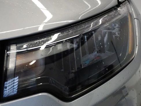 Certified 2022 Jeep Compass Latitude image 9