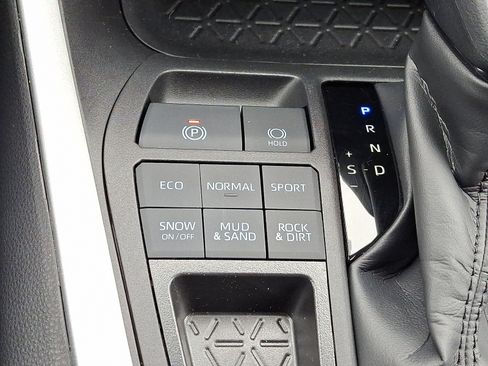 Used 2024 Toyota RAV4 XLE image 33