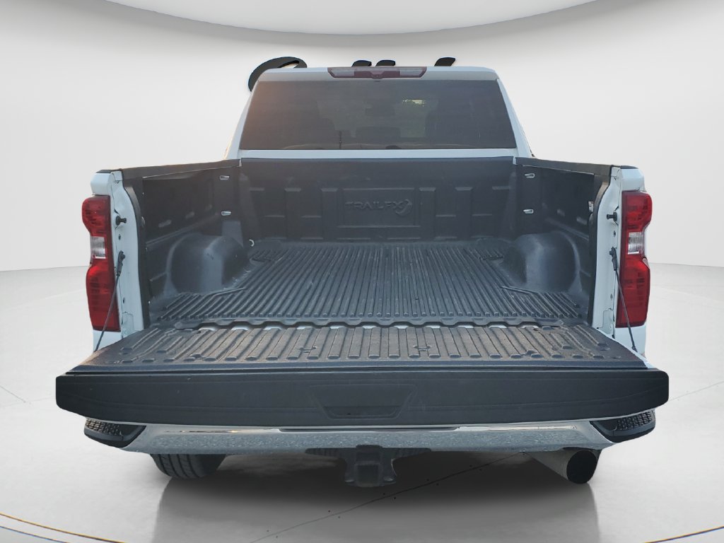 Used 2025 Chevrolet Silverado 3500 LT w/ Safety Package AWD/4WD image 9
