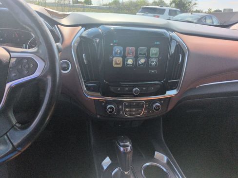 Used 2019 Chevrolet Traverse High Country AWD/4WD image 18