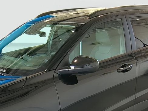 New 2026 Chevrolet Trax LT w/ Driver Confidence Package image 8