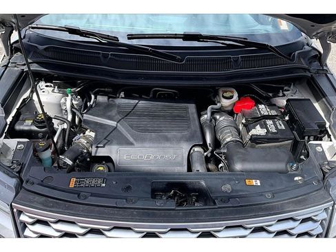 Used 2018 Ford Explorer Platinum AWD/4WD image 10