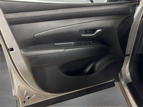 Used 2025 Hyundai Tucson SE AWD/4WD image 23