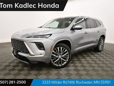 Used 2025 Buick Enclave Avenir w/ Super Cruise Package AWD/4WD image 1