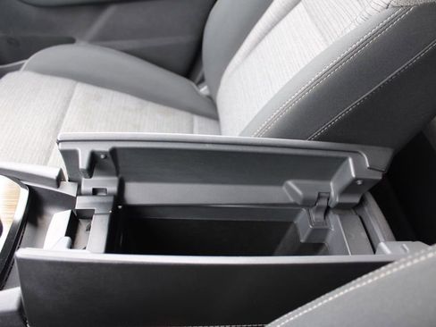 Used 2021 Nissan Rogue SV image 41