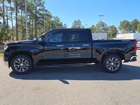 Used 2022 Chevrolet Silverado 1500 LT w/ Leather Package image 6