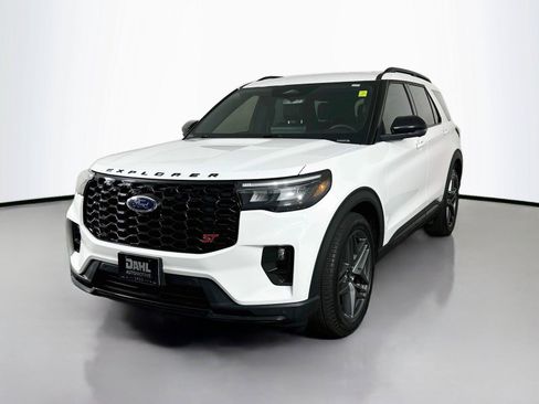 Used 2025 Ford Explorer ST AWD/4WD image 4