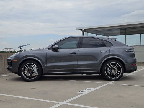 Certified 2023 Porsche Cayenne Turbo AWD/4WD image 2