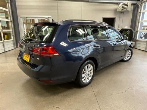 Used 2016 Volkswagen Golf S FWD image 5