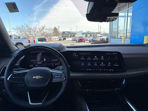 New 2026 Chevrolet Suburban High Country image 2