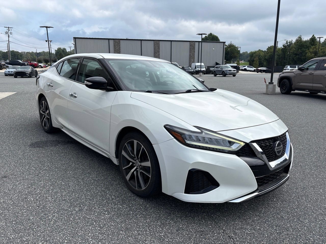 Used 2019 Nissan Maxima 3.5 SV w/ Floor Mat Group FWD image 9
