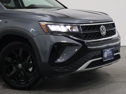 Used 2022 Volkswagen Taos SE image 3