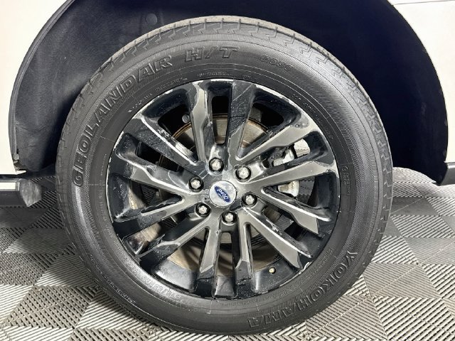 Used 2019 Ford Expedition Limited w/ Equipment Group 301A AWD/4WD image 38