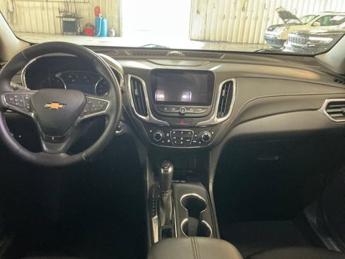 Used 2018 Chevrolet Equinox Premier AWD/4WD image 18
