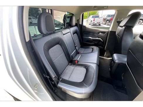 Used 2017 Chevrolet Colorado Z71 AWD/4WD image 28