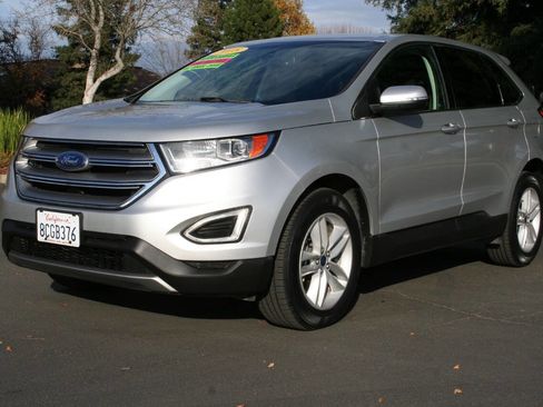 Used 2018 Ford Edge SEL AWD/4WD image 3