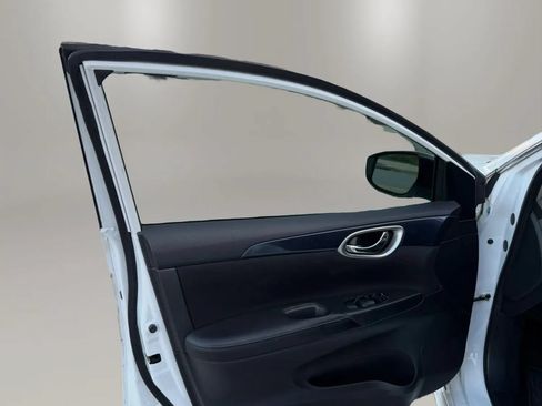 Used 2019 Nissan Sentra SR Turbo FWD image 5