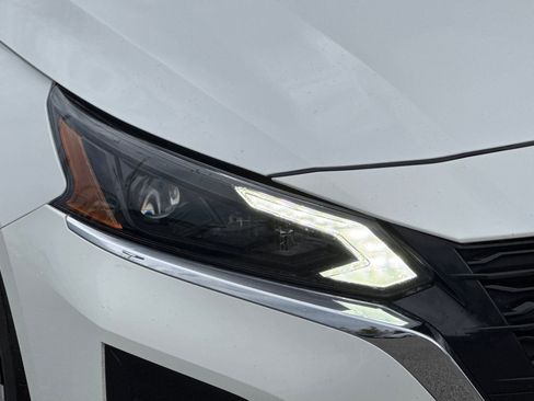 Used 2023 Nissan Altima 2.5 S image 10