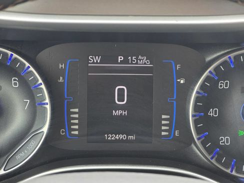 Used 2020 Chrysler Pacifica Touring-L FWD image 30