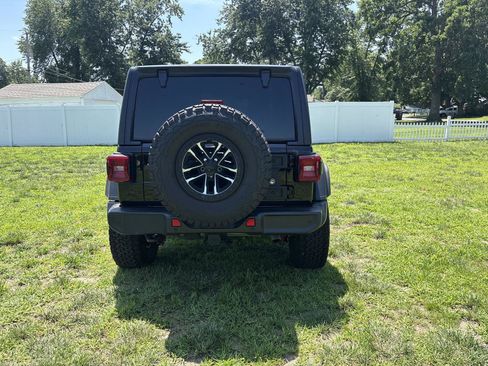 Used 2024 Jeep Wrangler Unlimited Sport AWD/4WD image 6