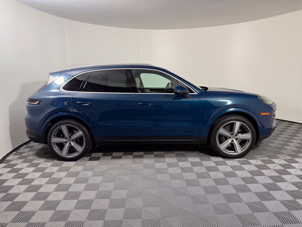 Certified 2024 Porsche Cayenne AWD/4WD image 8