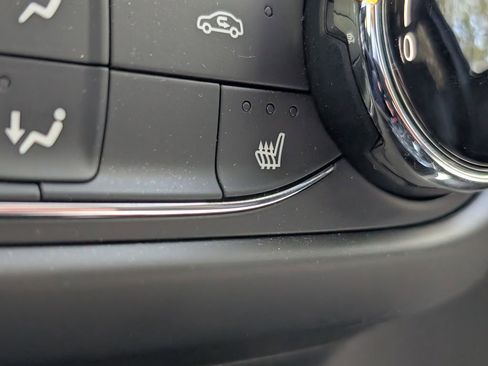 Used 2023 Chevrolet TrailBlazer LT image 30